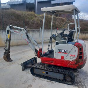 MINIESCAVATORE TAKEUCHI TB216