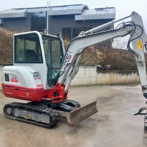 MINIESCAVATORE TAKEUCHI TB230 EASY