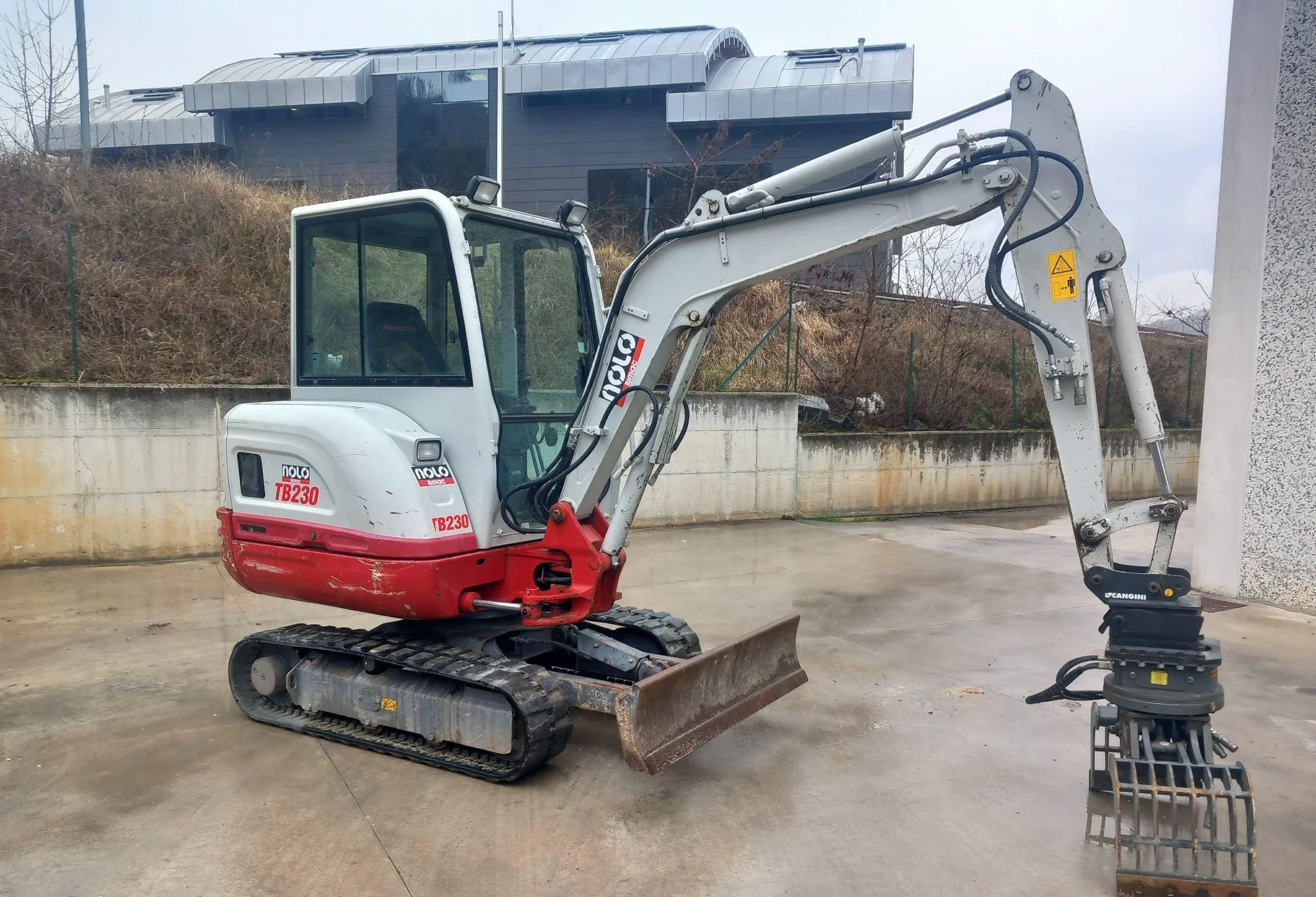 MINIESCAVATORE TAKEUCHI TB230 EASY