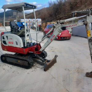 MINIESCAVATORE TAKEUCHI TB216 USATO
